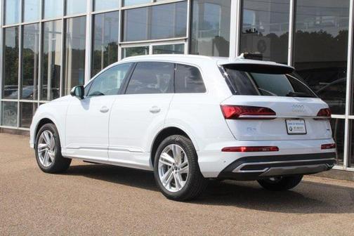 2023 Audi Q7 55 Premium Plus