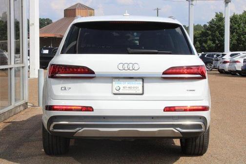 2023 Audi Q7 55 Premium Plus