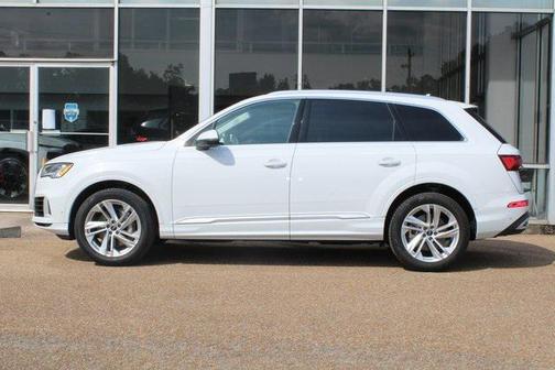 2023 Audi Q7 55 Premium Plus