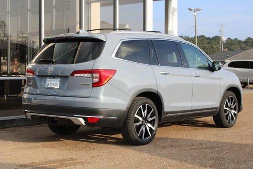 2022 Honda Pilot Touring 8-Passenger