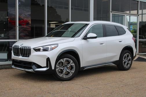 Mineral White Metallic 2025 BMW X1 xDrive28i