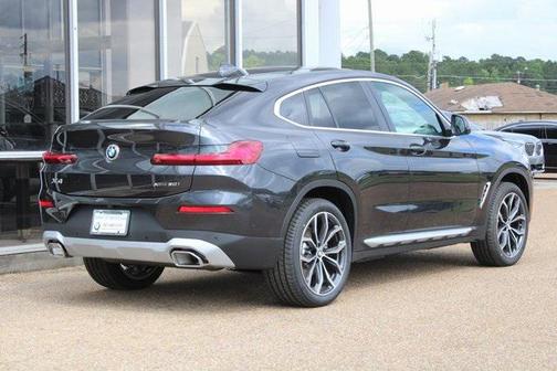 2025 BMW X4 xDrive30i