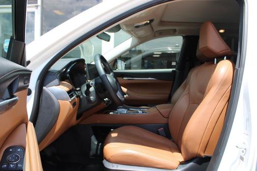 Majestic White 2025 INFINITI QX60 SENSORY