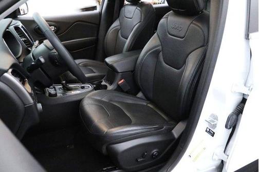 Bright White Clearcoat 2021 Jeep Cherokee Latitude Lux