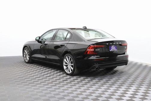 2019 Volvo S60 T5 Momentum