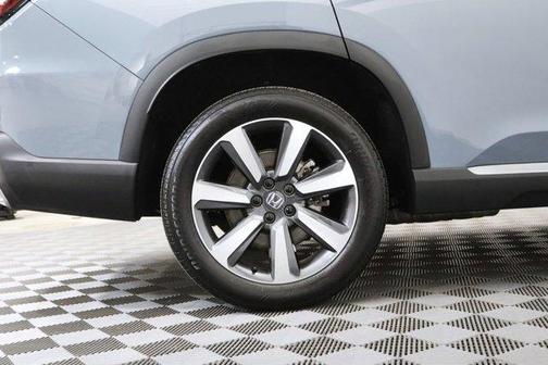 Sonic Gray Pearl 2023 Honda Pilot Touring