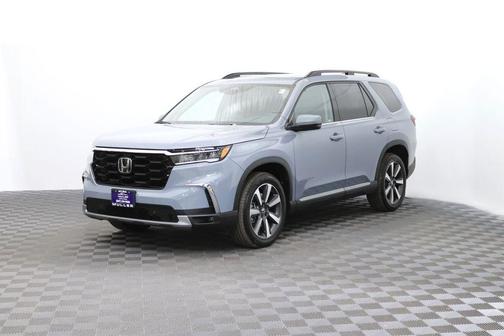 Sonic Gray Pearl 2023 Honda Pilot Touring