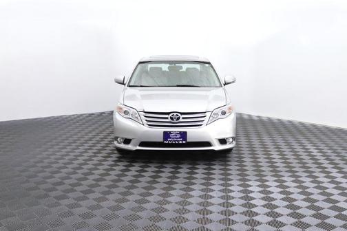 Classic Silver Metallic 2011 Toyota Avalon Limited