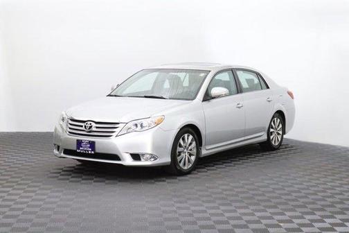 Classic Silver Metallic 2011 Toyota Avalon Limited