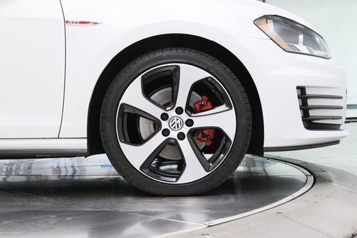 2015 Volkswagen Golf GTI 2.0T SE 2-Door