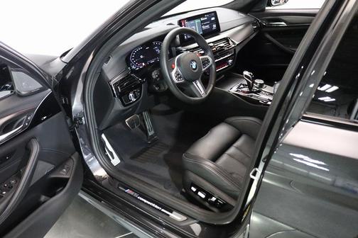 2022 BMW M5 Base