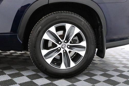 2020 Toyota Highlander Hybrid XLE