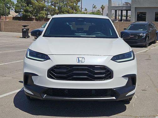 Platinum White Pearl 2025 Honda HR-V 2WD Sport