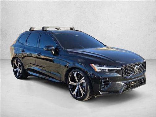 2023 Volvo XC60 Recharge Plug-In Hybrid T8 Ultimate Dark Theme