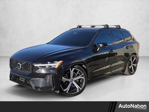 2023 Volvo XC60 Recharge Plug-In Hybrid T8 Ultimate Dark Theme