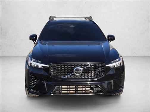 2023 Volvo XC60 Recharge Plug-In Hybrid T8 Ultimate Dark Theme