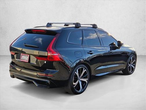 2023 Volvo XC60 Recharge Plug-In Hybrid T8 Ultimate Dark Theme
