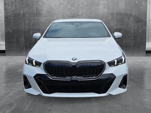 2024 BMW 540 i xDrive