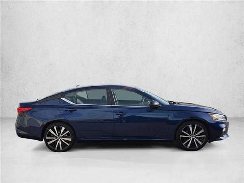 2021 Nissan Altima SR FWD