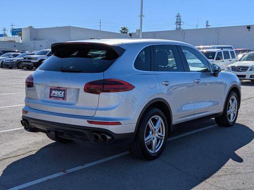 2016 Porsche Cayenne Cayenne