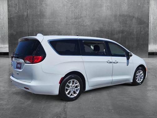 2017 Chrysler Pacifica LX