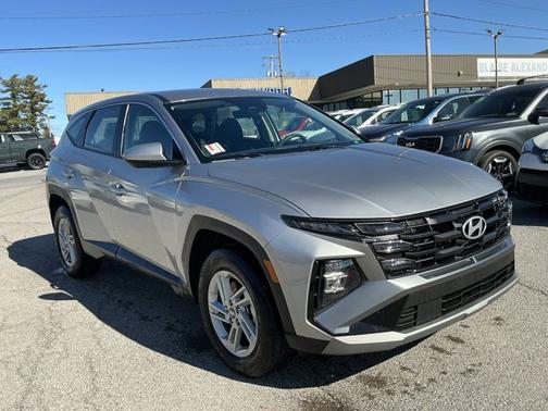 2025 Hyundai TUCSON SE