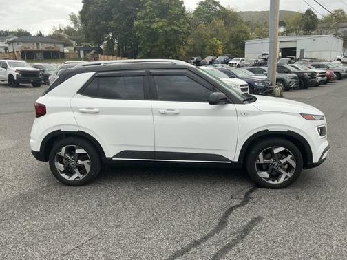 2022 Hyundai VENUE Limited