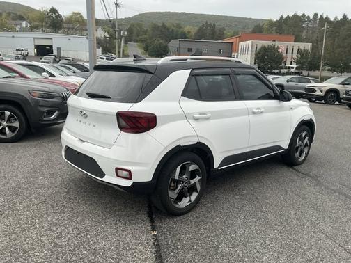 2022 Hyundai VENUE Limited