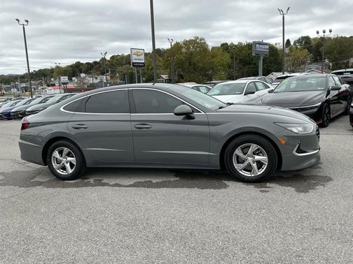 2022 Hyundai SONATA SE
