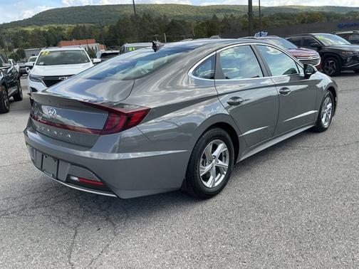 2022 Hyundai SONATA SE
