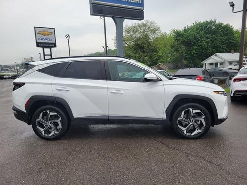 White 2024 Hyundai TUCSON SEL