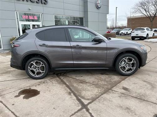 2025 Alfa Romeo Stelvio Sprint AWD