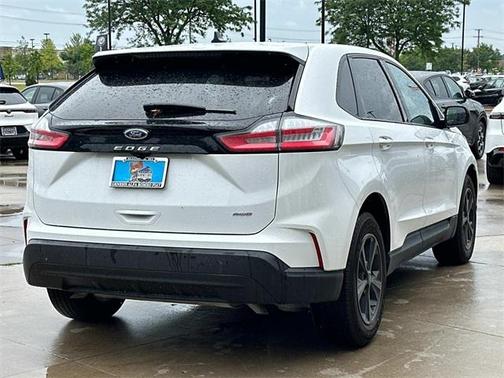 2022 Ford Edge SE