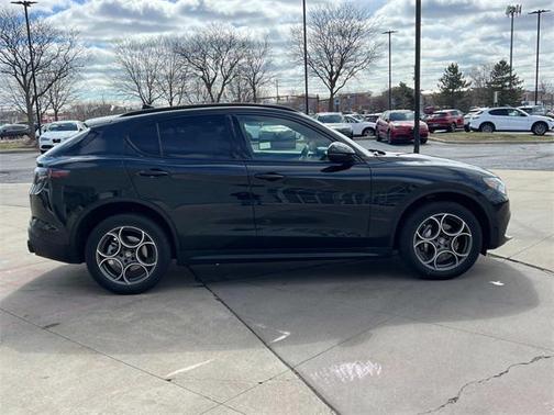 2025 Alfa Romeo Stelvio Sprint AWD