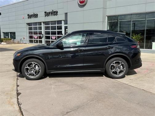 2025 Alfa Romeo Stelvio Sprint AWD