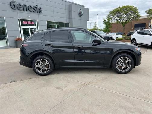 2025 Alfa Romeo Stelvio Sprint AWD