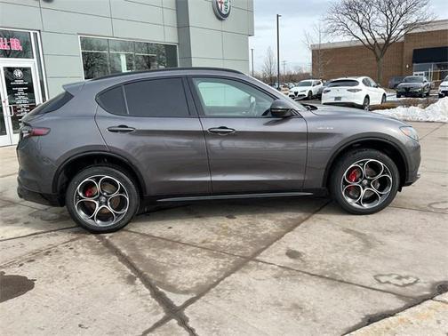 2025 Alfa Romeo Stelvio Sprint AWD
