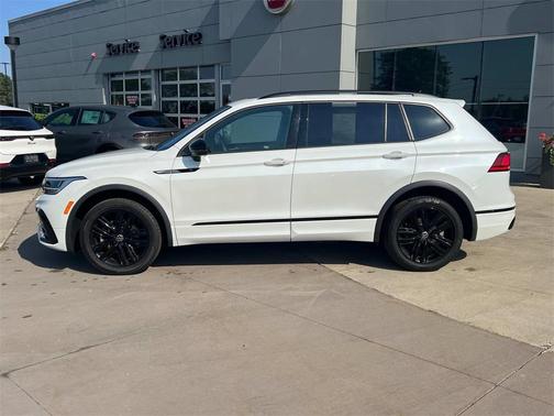 2022 Volkswagen Tiguan 2.0T SE R-Line Black 4MOTION