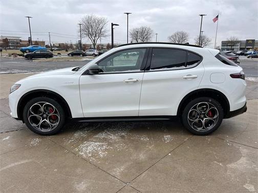 2025 Alfa Romeo Stelvio Sprint AWD