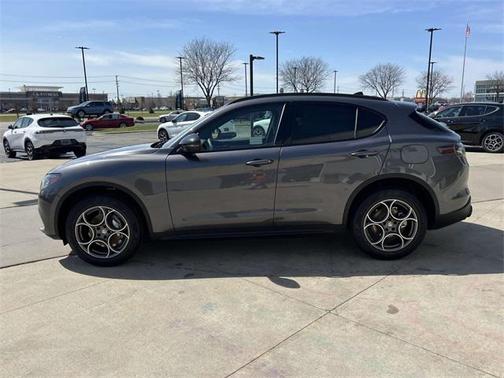 2025 Alfa Romeo Stelvio Sprint AWD