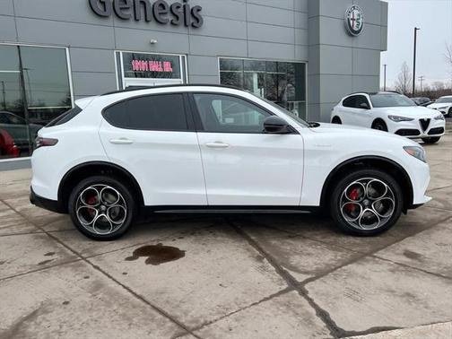 2025 Alfa Romeo Stelvio Sprint AWD