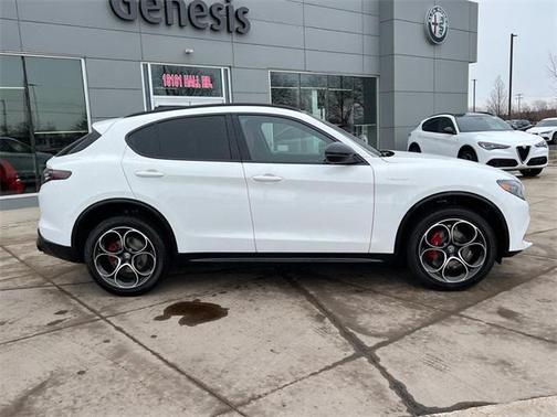 2025 Alfa Romeo Stelvio Sprint AWD