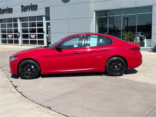 2021 Alfa Romeo Giulia Base