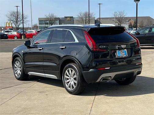 2022 Cadillac XT4 Premium Luxury