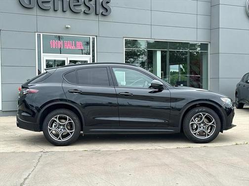 2025 Alfa Romeo Stelvio Sprint AWD