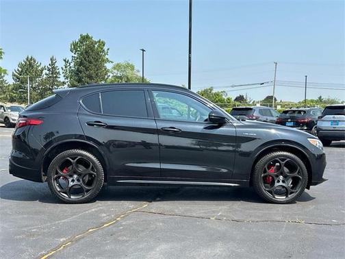 2023 Alfa Romeo Stelvio Veloce AWD