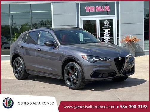 2025 Alfa Romeo Stelvio Sprint AWD