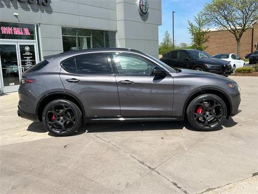 2025 Alfa Romeo Stelvio Sprint AWD