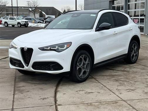 2025 Alfa Romeo Stelvio Sprint AWD