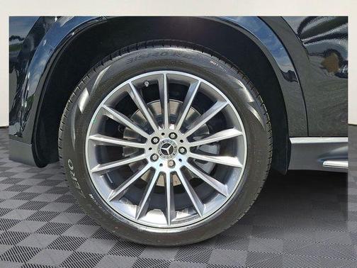 Obsidian Black Metallic 2026 Mercedes-Benz GLE 450 4MATIC